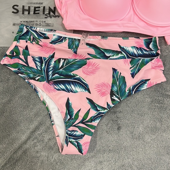 Two piece high waisted Bikini. - Picture 5 of 8